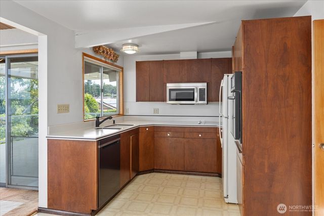 29852 Marine View Drive SW, Federal Way, WA 98023