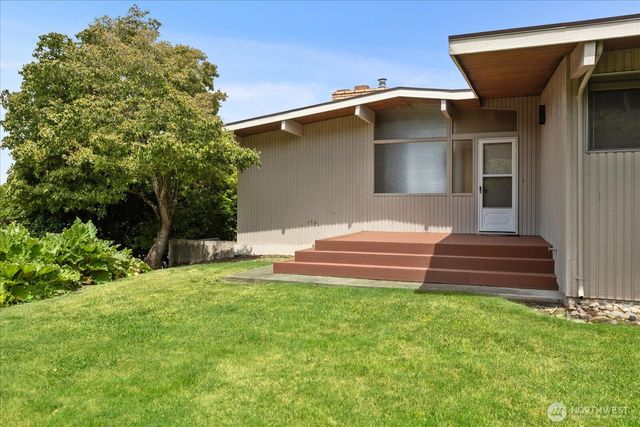 29852 Marine View Drive SW, Federal Way, WA 98023
