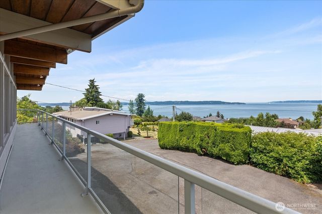 29852 Marine View Drive SW, Federal Way, WA 98023