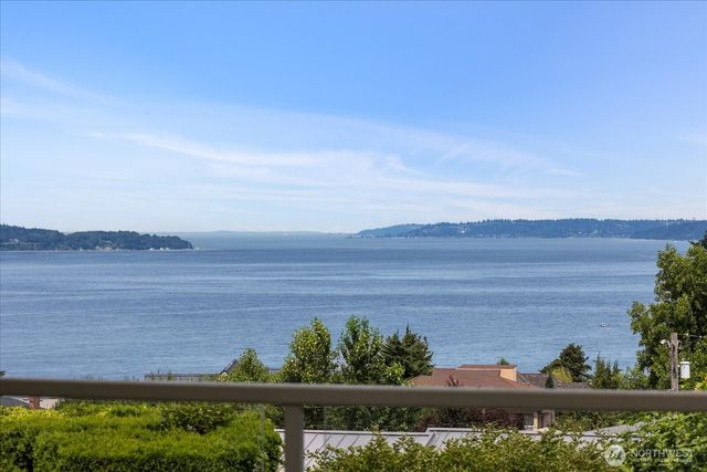 29852 Marine View Drive SW, Federal Way, WA 98023
