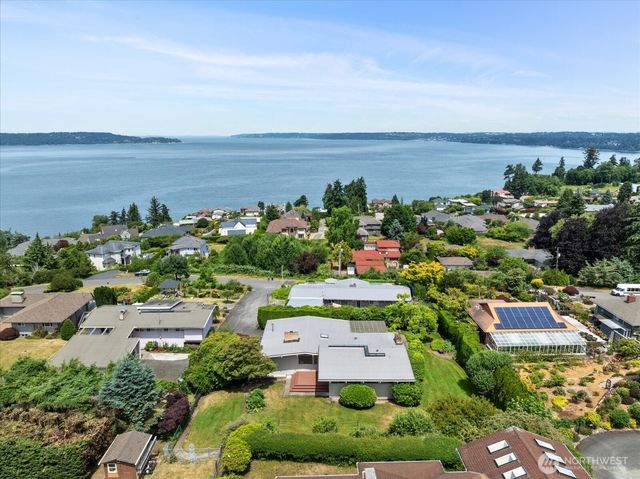 29852 Marine View Drive SW, Federal Way, WA 98023