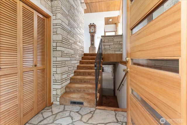 29852 Marine View Drive SW, Federal Way, WA 98023