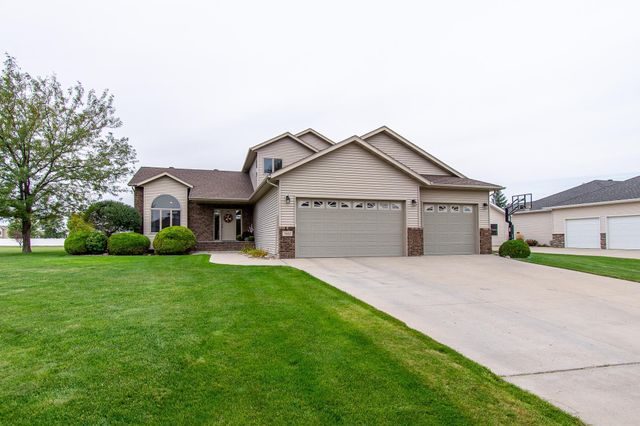 3662 N Sedona Court, West Fargo, ND 58078