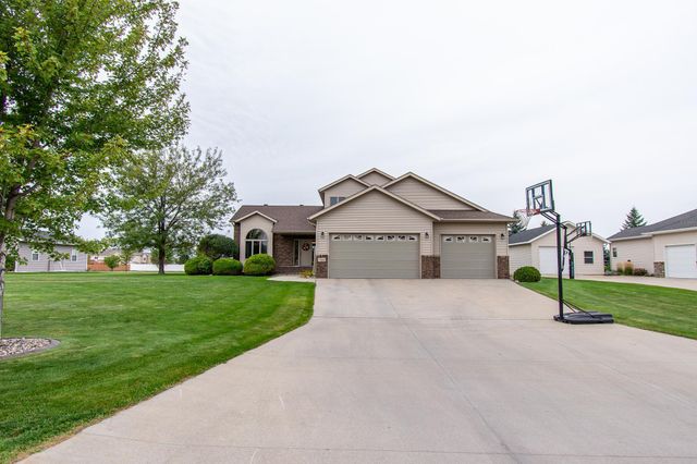 3662 N Sedona Court, West Fargo, ND 58078