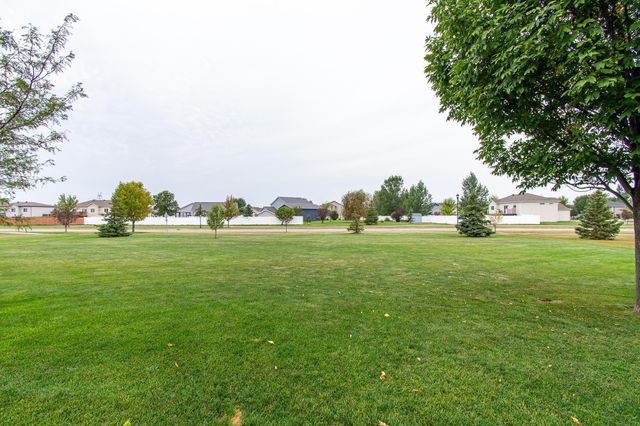 3662 N Sedona Court, West Fargo, ND 58078