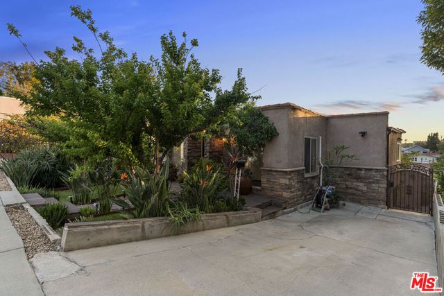 523 Oleander Drive, Los Angeles, CA 90042