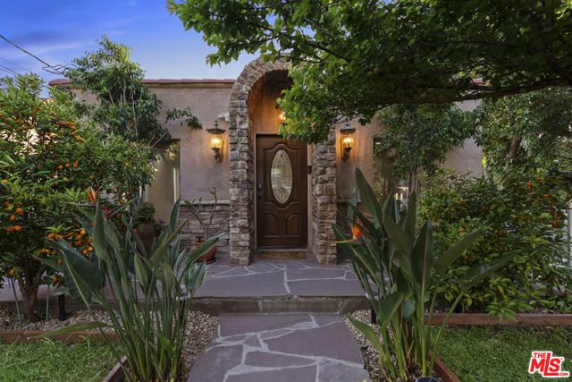 523 Oleander Drive, Los Angeles, CA 90042