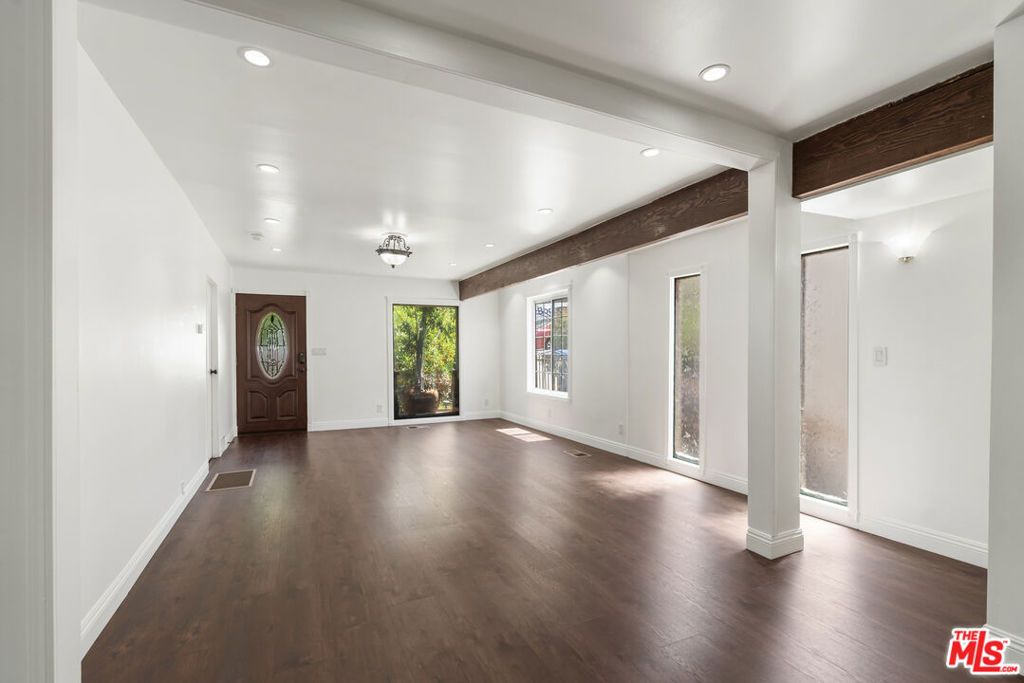 Image 9 of property listing at 523 Oleander Drive, Los Angeles, CA 90042