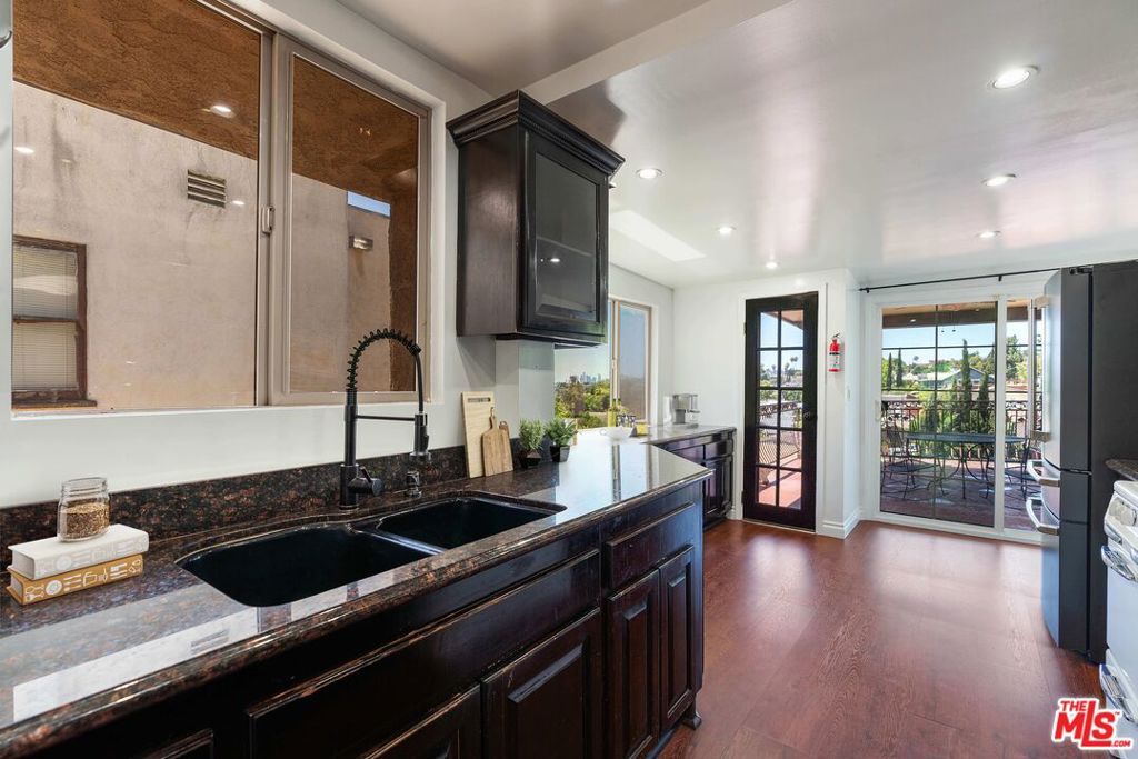 Image 23 of property listing at 523 Oleander Drive, Los Angeles, CA 90042