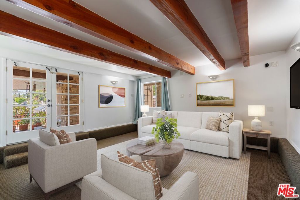 Image 32 of property listing at 523 Oleander Drive, Los Angeles, CA 90042