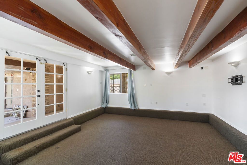 Image 33 of property listing at 523 Oleander Drive, Los Angeles, CA 90042
