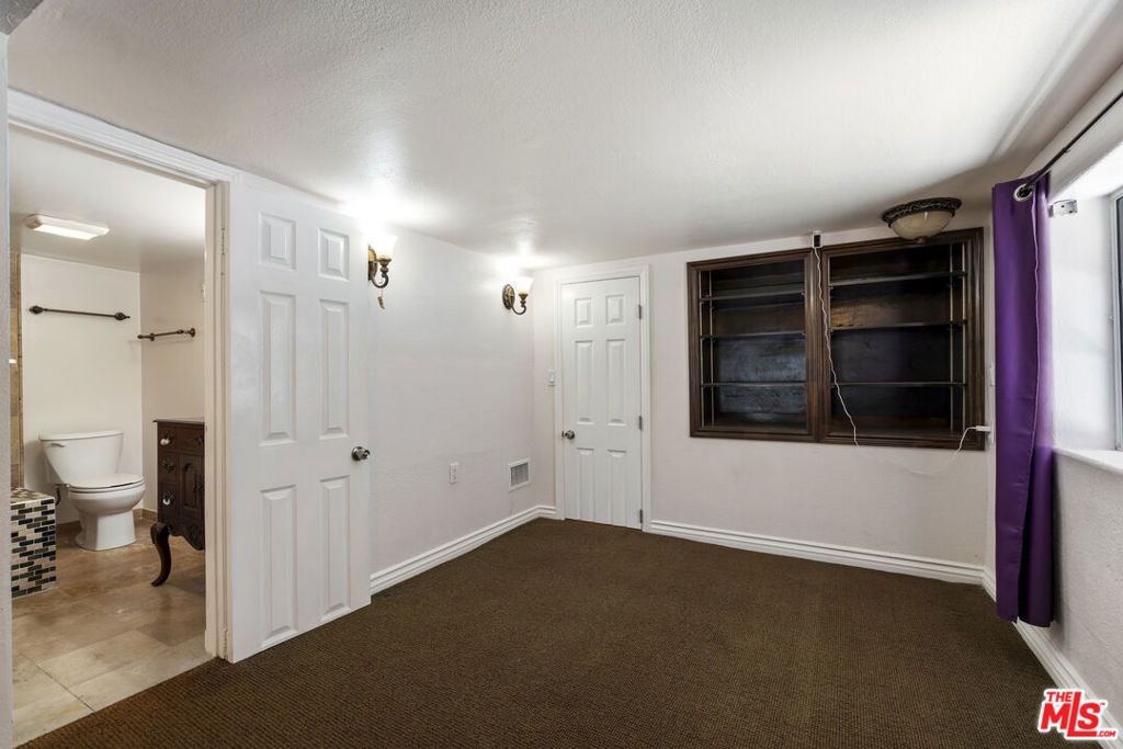 Image 37 of property listing at 523 Oleander Drive, Los Angeles, CA 90042