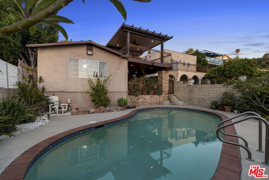 Image 48 of property listing at 523 Oleander Drive, Los Angeles, CA 90042