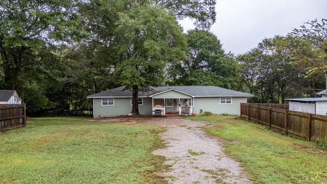 192 Cardinal Boulevard SE, Calhoun, GA 30701
