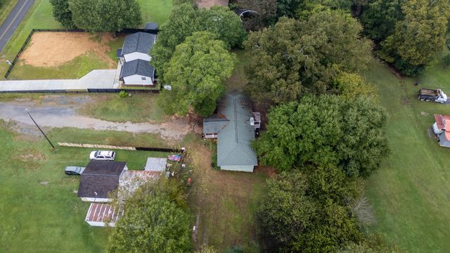 192 Cardinal Boulevard SE, Calhoun, GA 30701