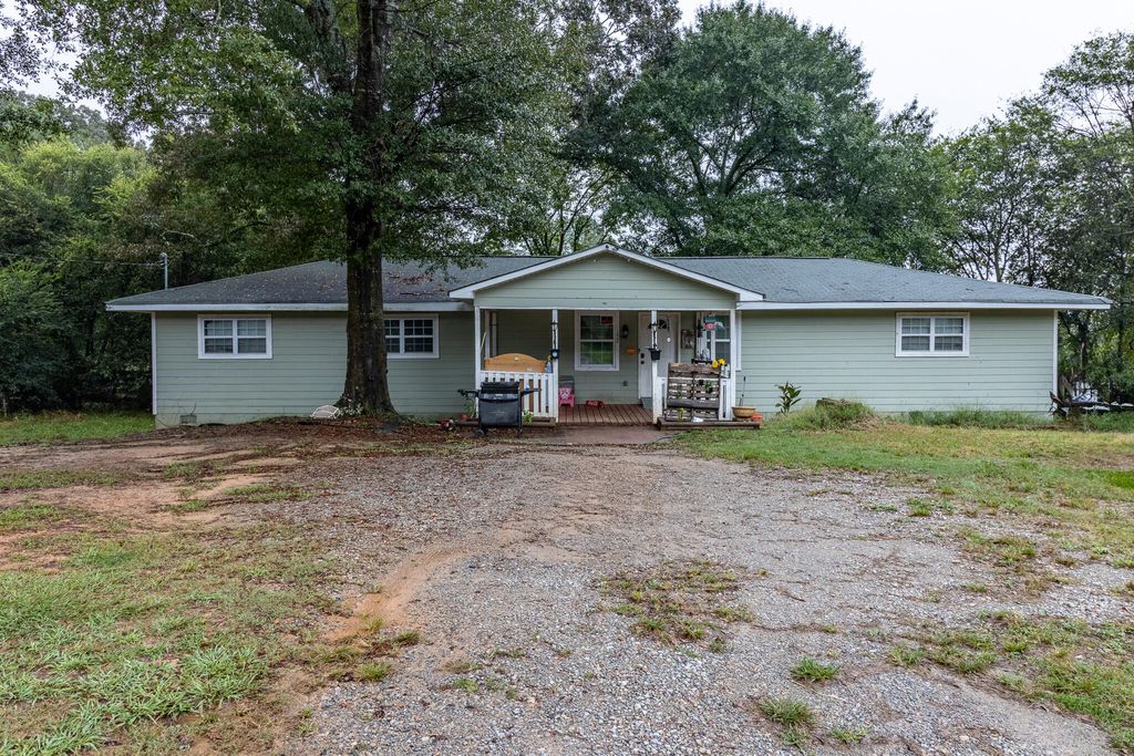 192 Cardinal Boulevard SE, Calhoun, GA 30701