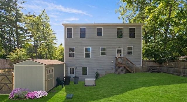 38 Regina Avenue, Raymond, NH 03077