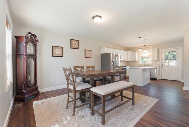 38 Regina Avenue, Raymond, NH 03077