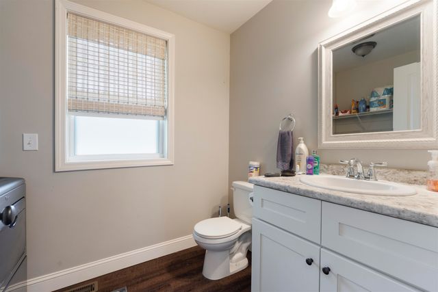 38 Regina Avenue, Raymond, NH 03077