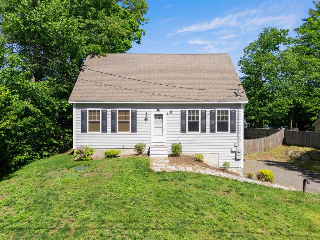 38 Regina Avenue, Raymond, NH 03077