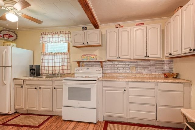 95 Charlton Street, Oxford, MA 01540