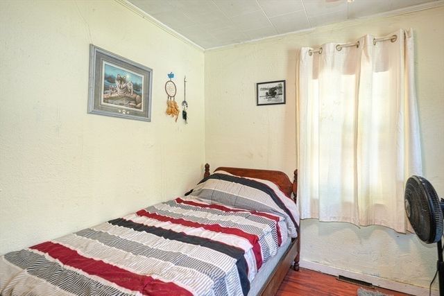 95 Charlton Street, Oxford, MA 01540
