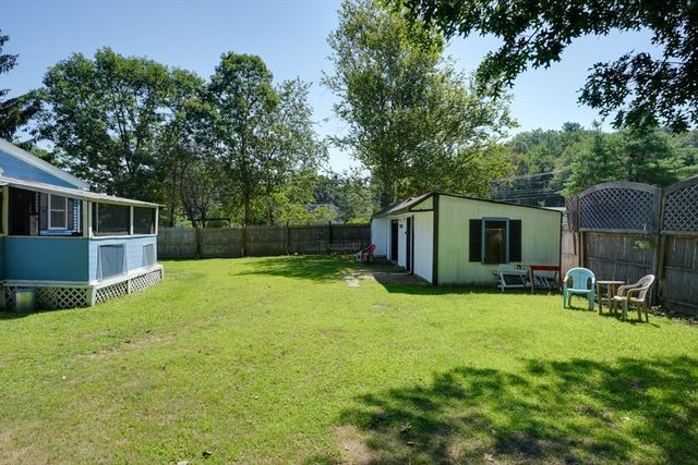 95 Charlton Street, Oxford, MA 01540