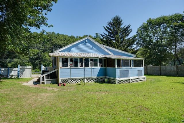 95 Charlton Street, Oxford, MA 01540
