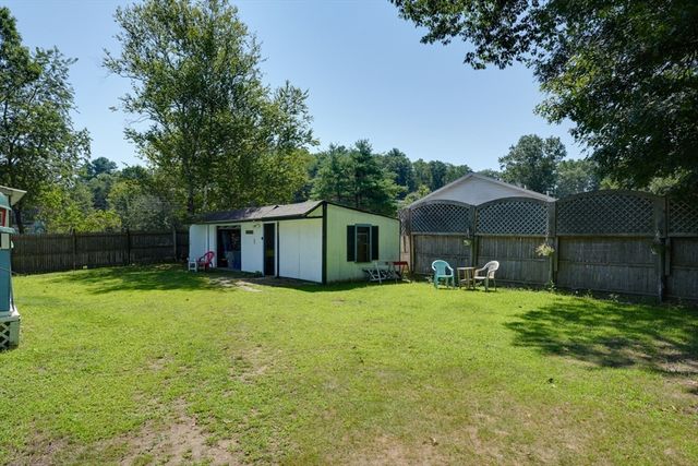 95 Charlton Street, Oxford, MA 01540