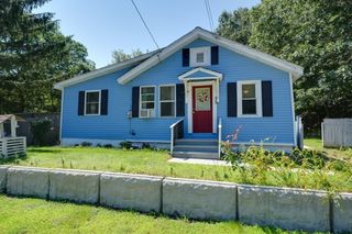 95 Charlton Street, Oxford, MA 01540