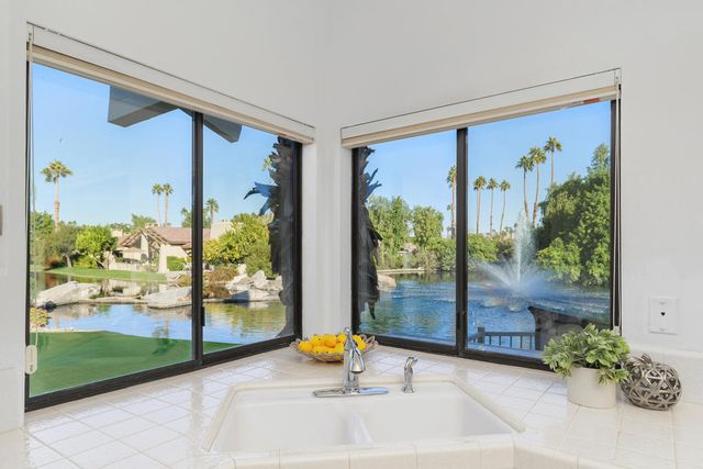 220 Green Mountain Drive N, Palm Desert, CA 92211