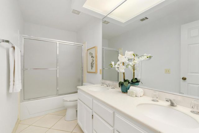 220 Green Mountain Drive N, Palm Desert, CA 92211