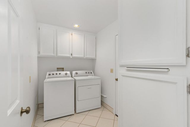 220 Green Mountain Drive N, Palm Desert, CA 92211