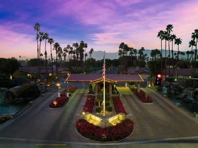 220 Green Mountain Drive N, Palm Desert, CA 92211
