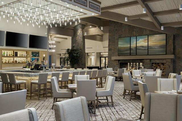 220 Green Mountain Drive N, Palm Desert, CA 92211