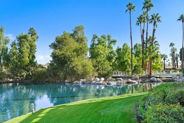 220 Green Mountain Drive N, Palm Desert, CA 92211