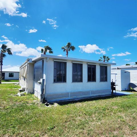42 SE Spanish Way, Port St. Lucie, Port St Lucie, FL 34952