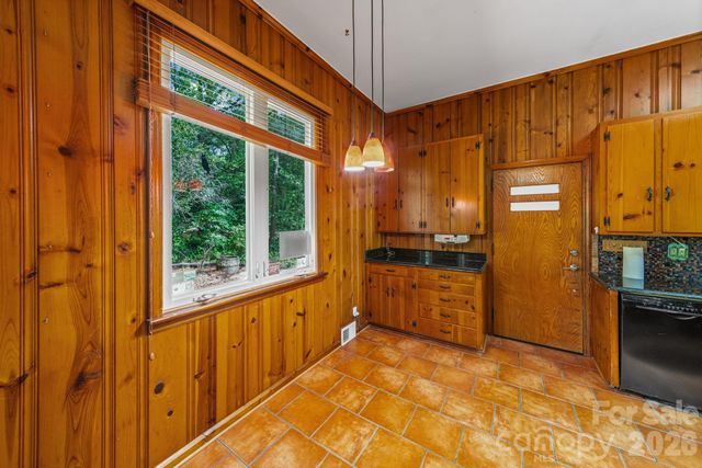 1051 Paramount Circle, Gastonia, NC 28052