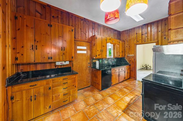 1051 Paramount Circle, Gastonia, NC 28052