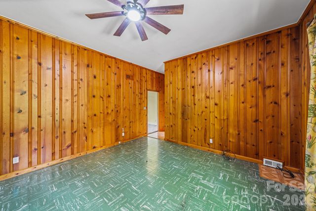 1051 Paramount Circle, Gastonia, NC 28052