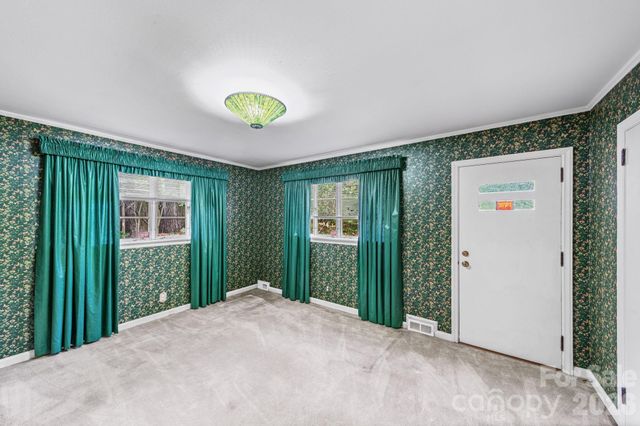 1051 Paramount Circle, Gastonia, NC 28052