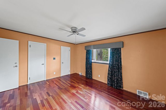 1051 Paramount Circle, Gastonia, NC 28052