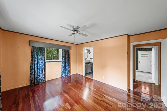 1051 Paramount Circle, Gastonia, NC 28052