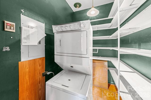 1051 Paramount Circle, Gastonia, NC 28052