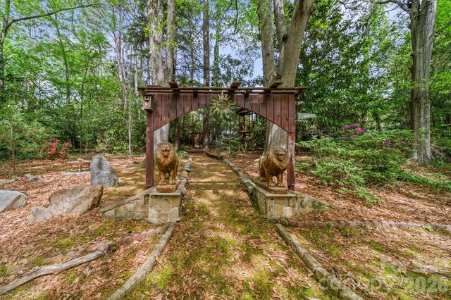 1051 Paramount Circle, Gastonia, NC 28052