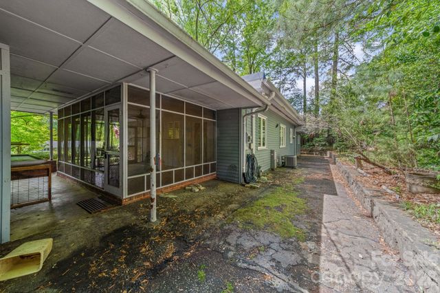 1051 Paramount Circle, Gastonia, NC 28052