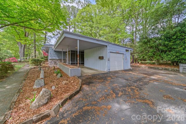 1051 Paramount Circle, Gastonia, NC 28052