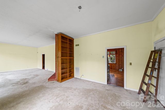 1051 Paramount Circle, Gastonia, NC 28052