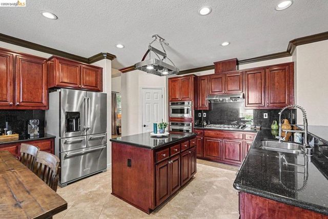 2645 Torrey Pines DR, Brentwood, CA 94513