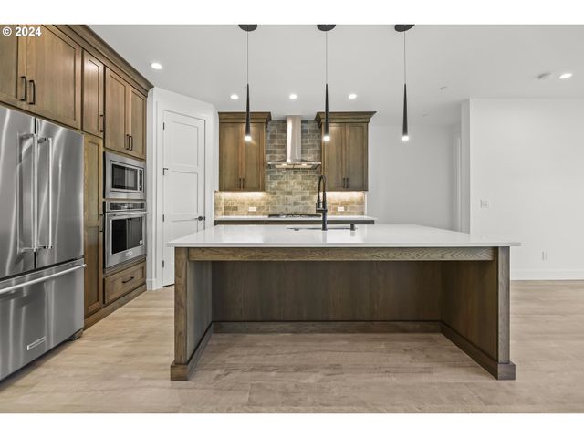 17013 Ne 81ST St, Vancouver, WA 98682